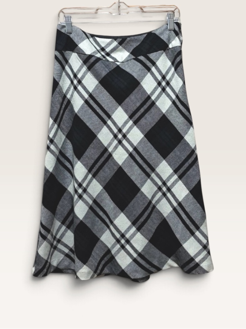 Dressbarn Plaid A-Line Midi Skirt Size 8 Black Gray Preppy Academia